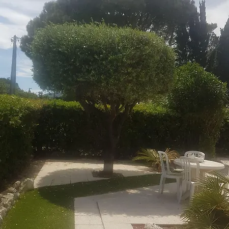 Le Golfe Bleu 2* Cavalaire-sur-Mer