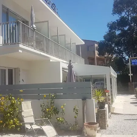 Otel Le Golfe Bleu 2*